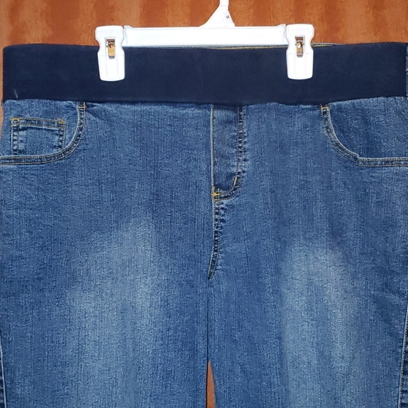 🎉🌹Host Pick🌹🎉Like New!! PLANET MOTHERHOOD JEANS - Picture 3 of 7